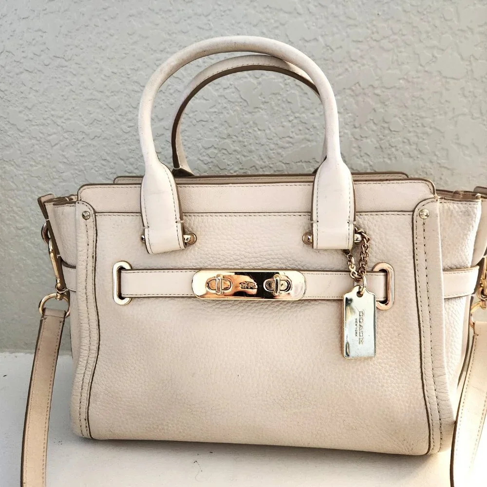 Coach Swagger White Leather Shoulder Bag Purse